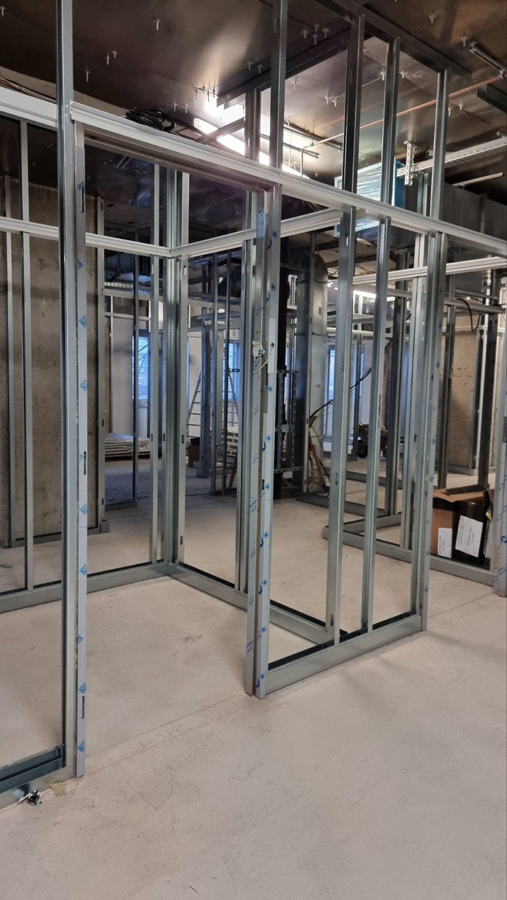 renovation-of-a-laboratory-in-lmu-klinikum_stage_2_installation_frames_4