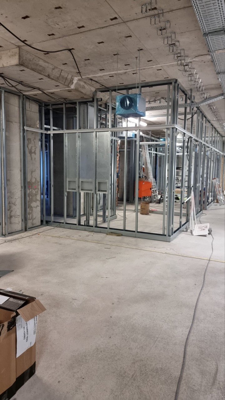 renovation-of-a-laboratory-in-lmu-klinikum_stage_2_installation_frames_2