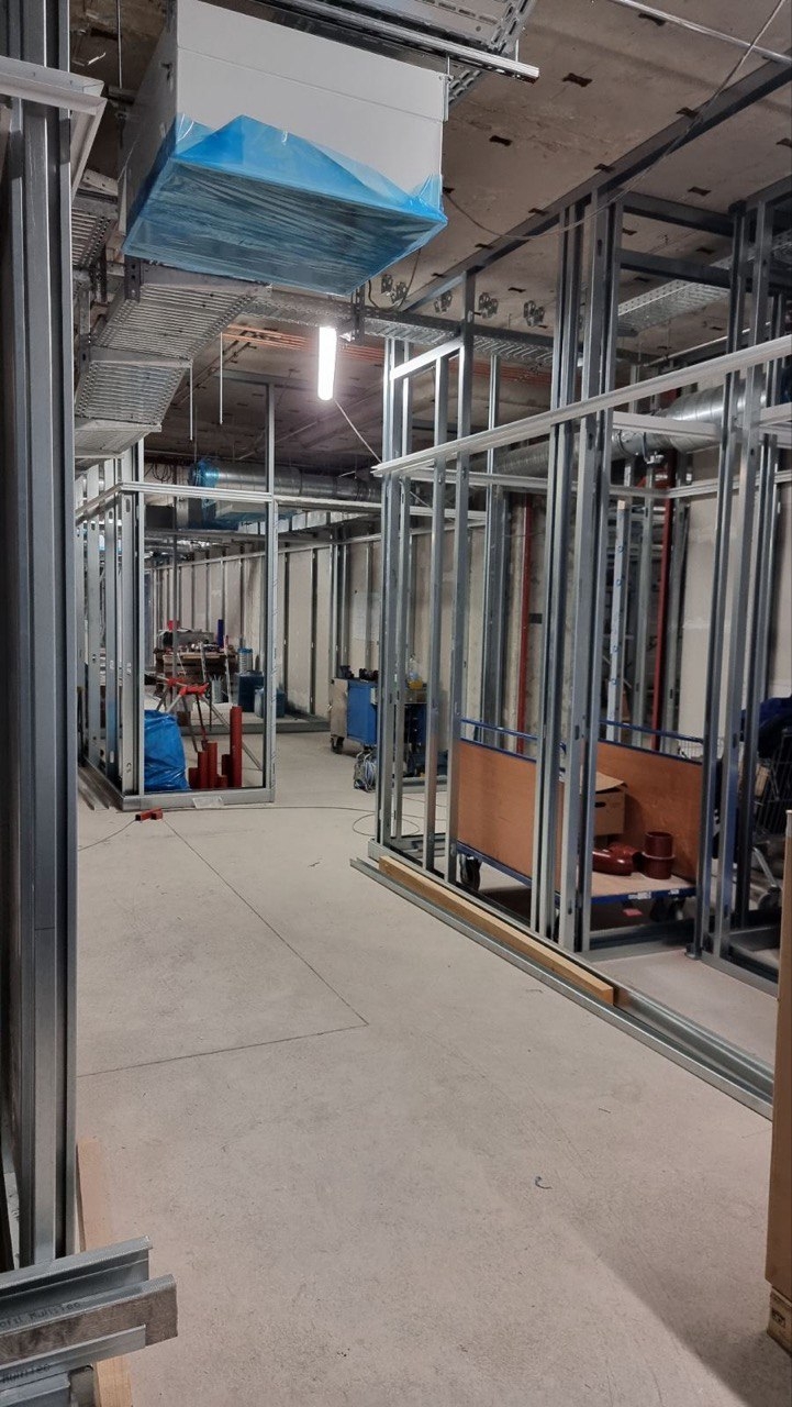 renovation-of-a-laboratory-in-lmu-klinikum_stage_2_installation_frames_5